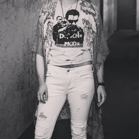 Meet your posher, Des - Picture 2 of 2